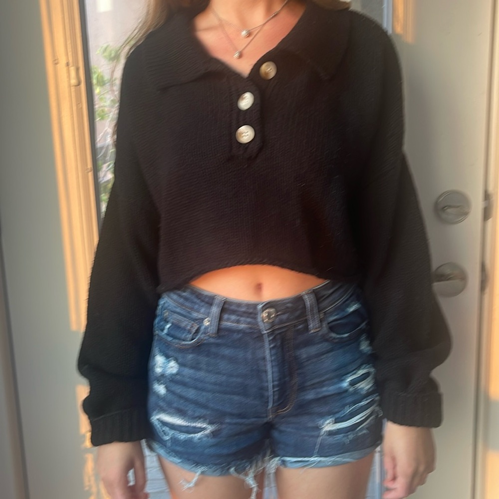 Black Crop Top-by HYFVE